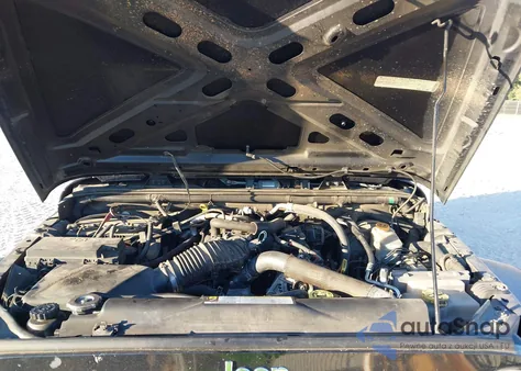 2010 Jeep Wrangler Unlimited Sport z USA, uszkodzony, nr VIN 1J4BA3H19AL204178